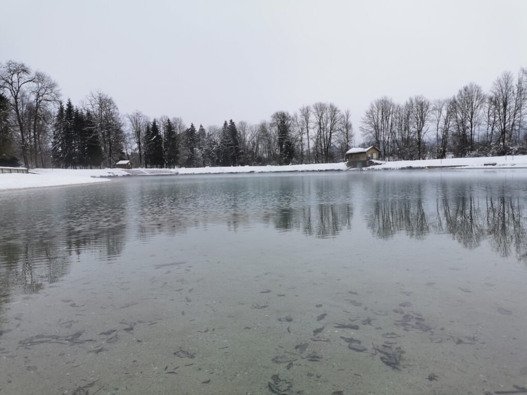 Lac bleu Morillon eau translucide